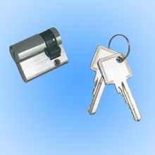 溫州市雅登鎖業(yè) 專業(yè)制造與銷售鎖具、五金制品及鋼材